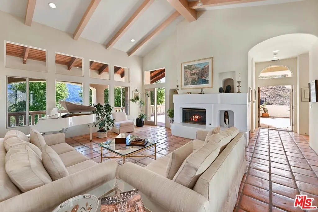 26763 Mulholland, Calabasas, California 91302 home-pic-3
