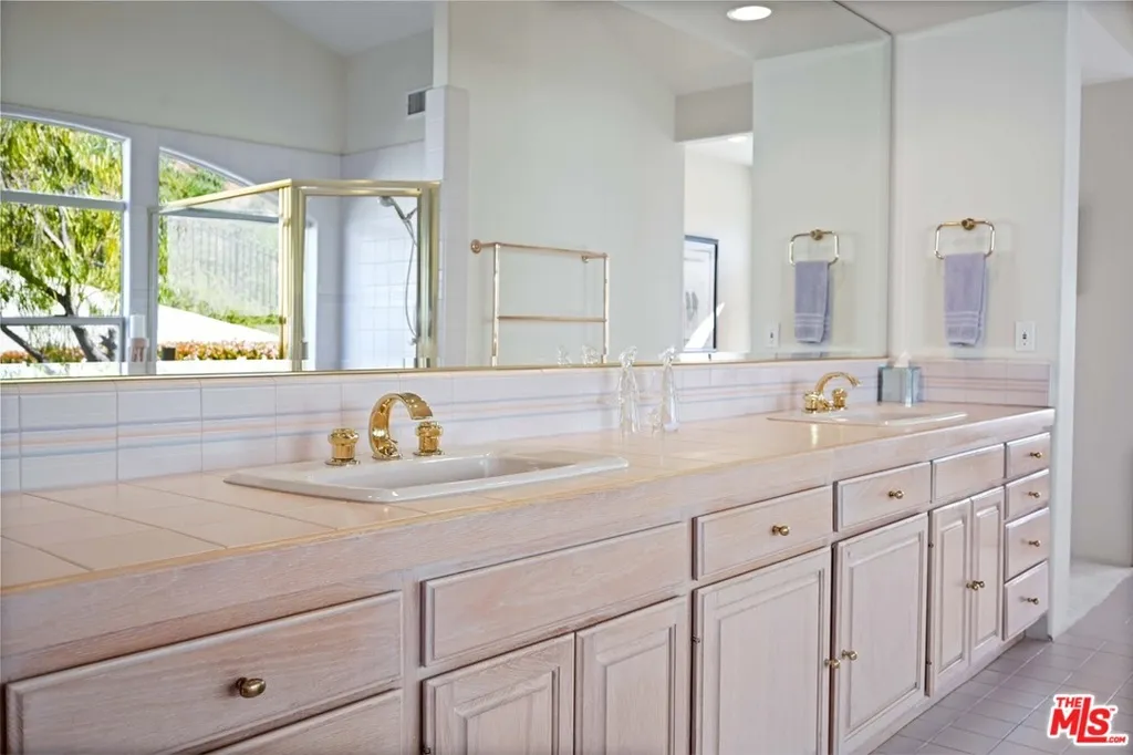 26763 Mulholland, Calabasas, California 91302 home-pic-16