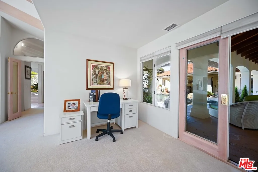26763 Mulholland, Calabasas, California 91302 home-pic-12