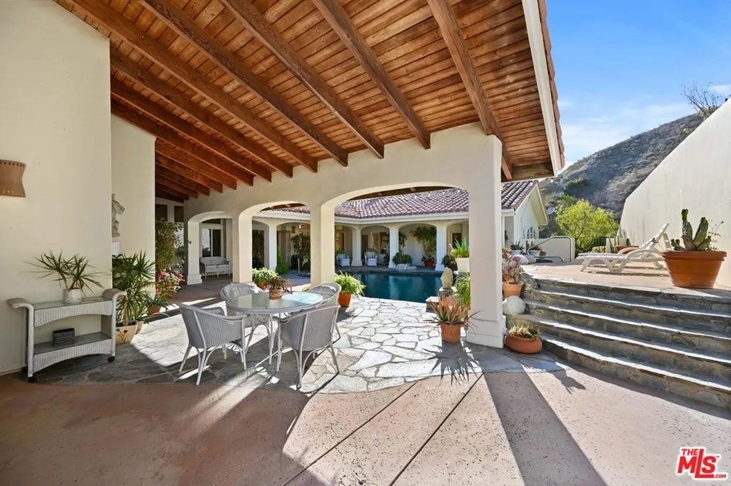26763 Mulholland, Calabasas, California 91302 home-pic-31