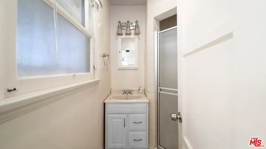 2320 N Bullis Road, Compton, California 90221