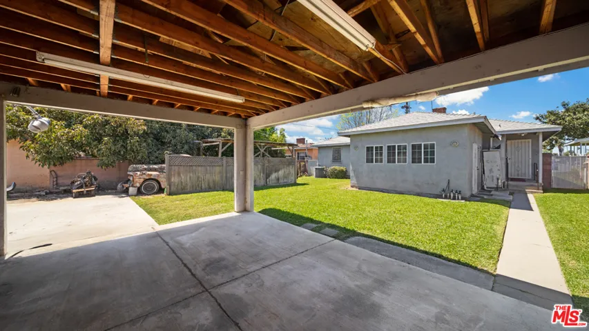 2320 N Bullis Road, Compton, California 90221