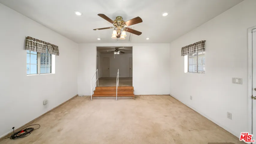 2320 N Bullis Road, Compton, California 90221