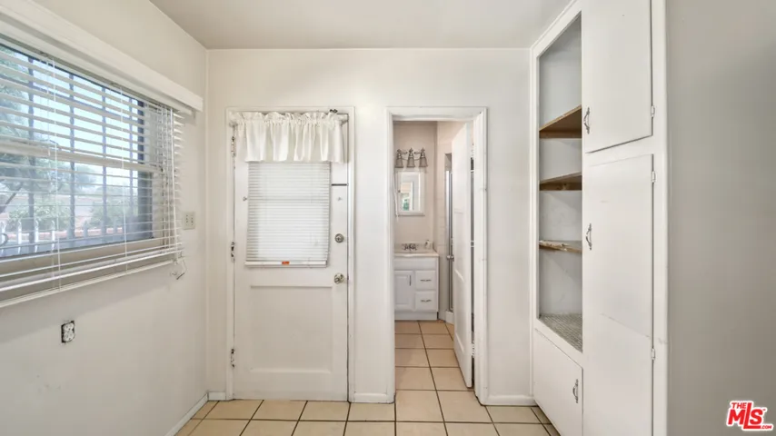 2320 N Bullis Road, Compton, California 90221