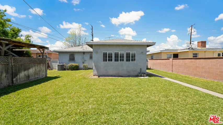 2320 N Bullis Road, Compton, California 90221
