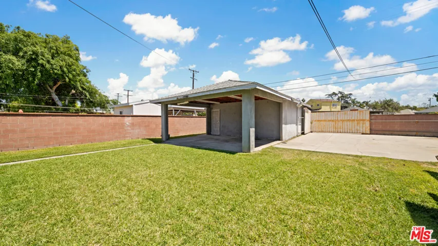 2320 N Bullis Road, Compton, California 90221