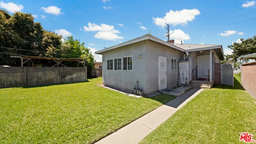 2320 N Bullis Road, Compton, California 90221