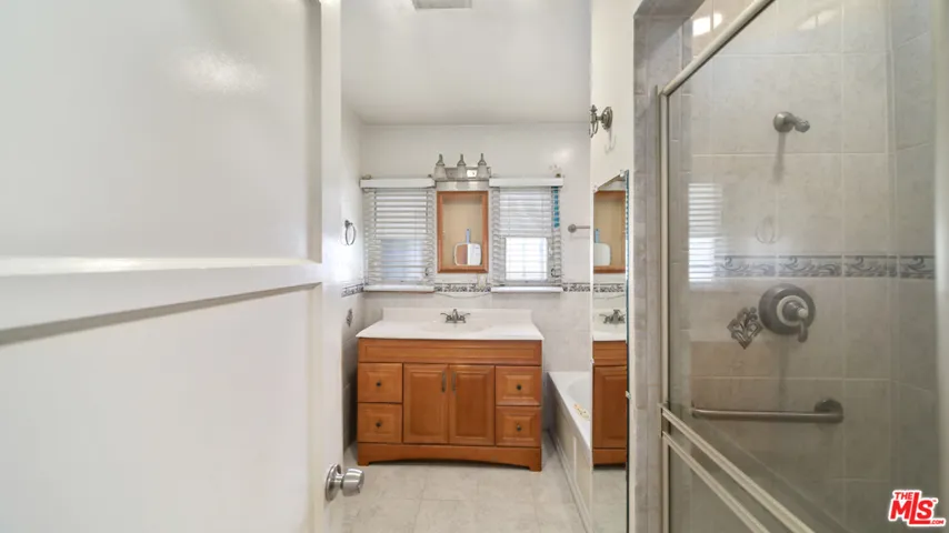 2320 N Bullis Road, Compton, California 90221