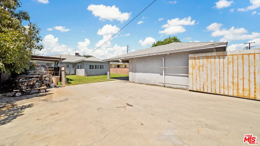 2320 N Bullis Road, Compton, California 90221