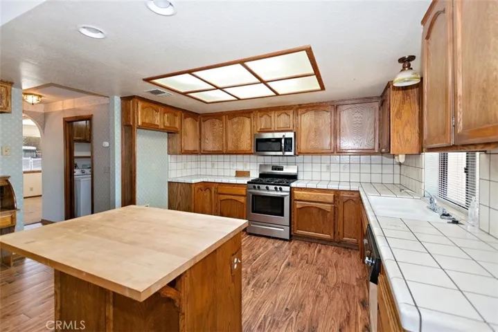 18221 Fairburn Street, Hesperia, California 92345