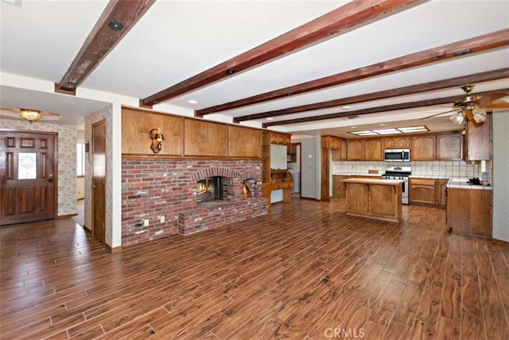 18221 Fairburn Street, Hesperia, California 92345