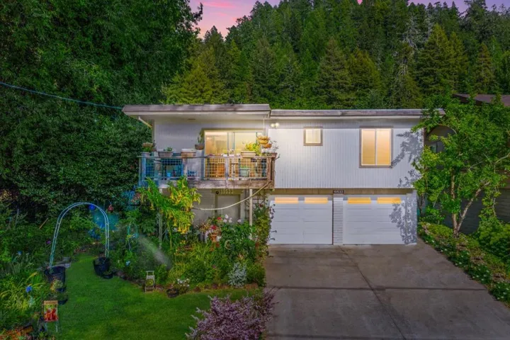 19533 Redwood Drive, Monte Rio, California 95462