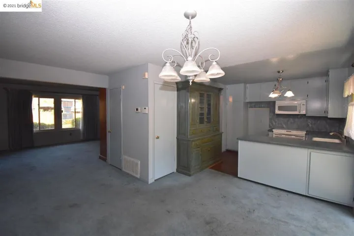 8889 Salmon Falls Dr C, Sacramento, California 95826