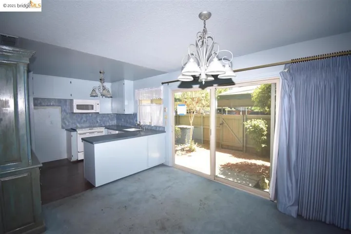 8889 Salmon Falls Dr C, Sacramento, California 95826