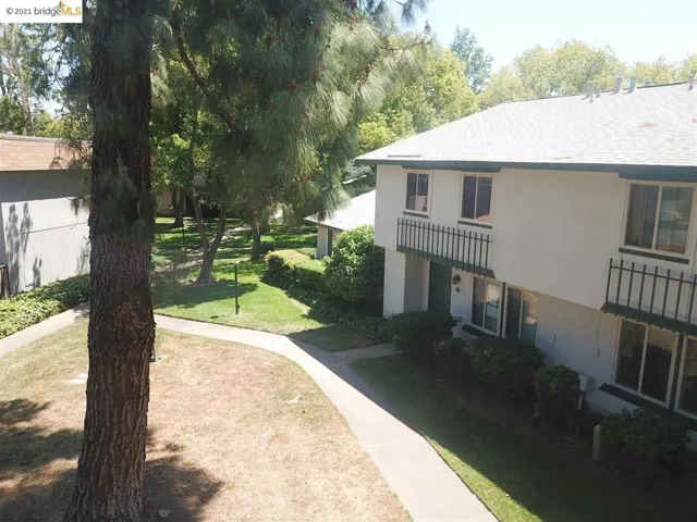 8889 Salmon Falls Dr C, Sacramento, California 95826