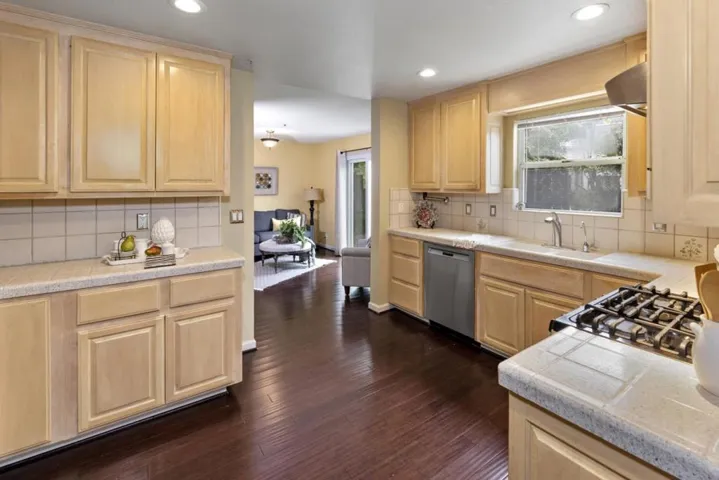 128 Otis Street, Santa Cruz, California 95060