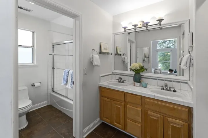 128 Otis Street, Santa Cruz, California 95060