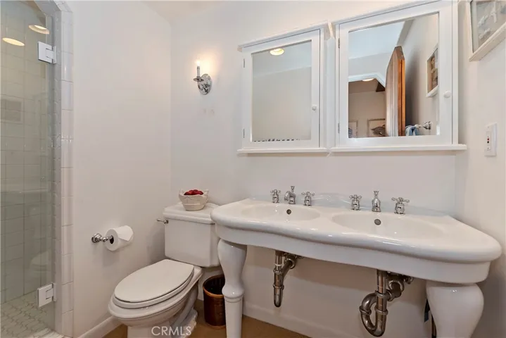159 Cedar Circle, Lake Arrowhead, California 92352