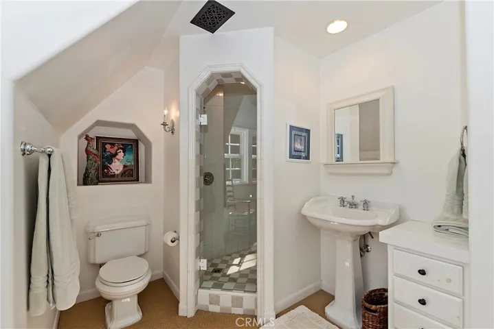 159 Cedar Circle, Lake Arrowhead, California 92352