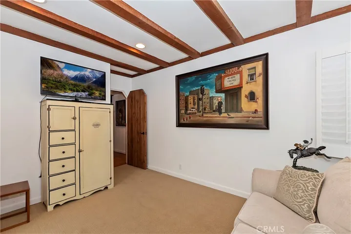159 Cedar Circle, Lake Arrowhead, California 92352