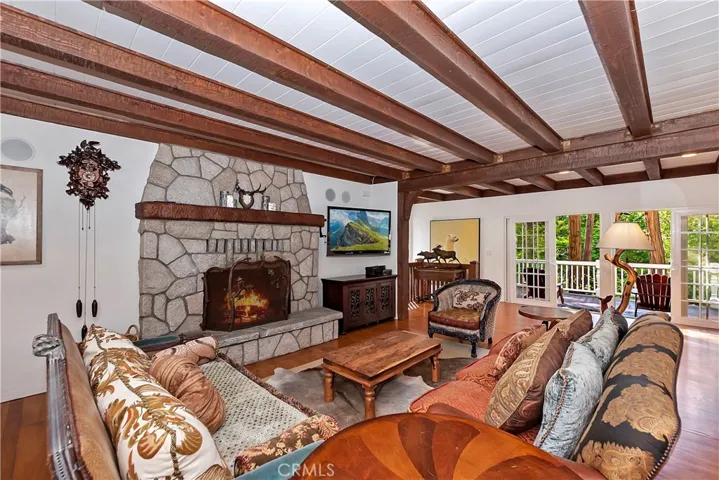 159 Cedar Circle, Lake Arrowhead, California 92352