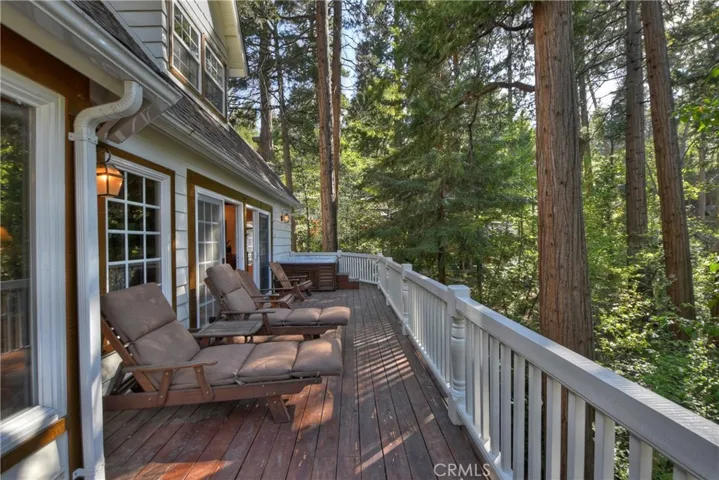 159 Cedar Circle, Lake Arrowhead, California 92352