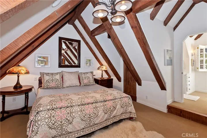 159 Cedar Circle, Lake Arrowhead, California 92352