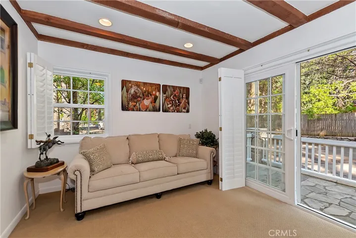 159 Cedar Circle, Lake Arrowhead, California 92352