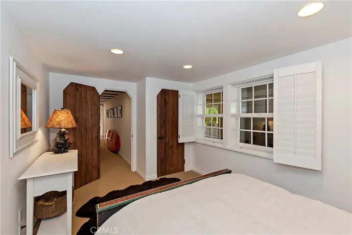 159 Cedar Circle, Lake Arrowhead, California 92352