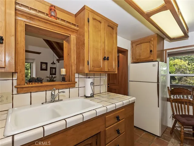 777 Ivy Lane, Lake Arrowhead, California 92352