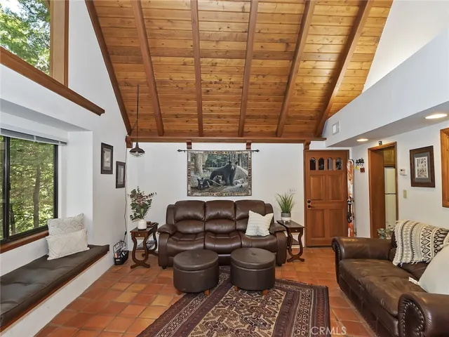 777 Ivy Lane, Lake Arrowhead, California 92352