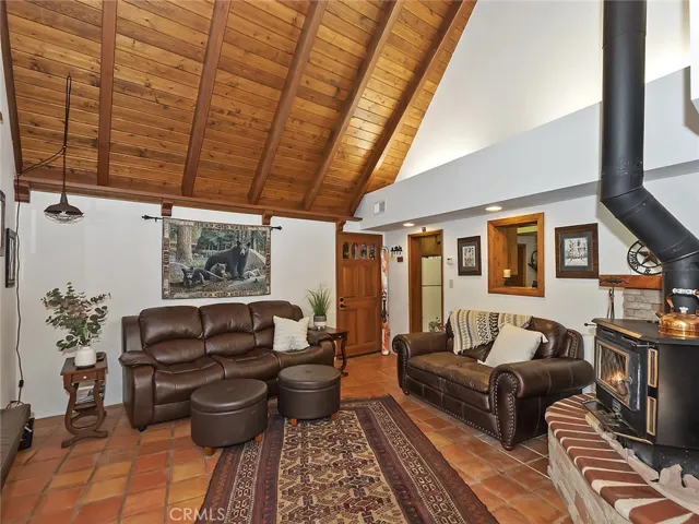 777 Ivy Lane, Lake Arrowhead, California 92352