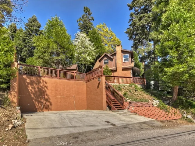 777 Ivy Lane, Lake Arrowhead, California 92352