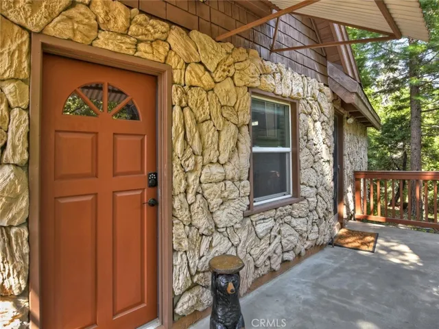 777 Ivy Lane, Lake Arrowhead, California 92352