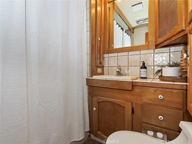 777 Ivy Lane, Lake Arrowhead, California 92352