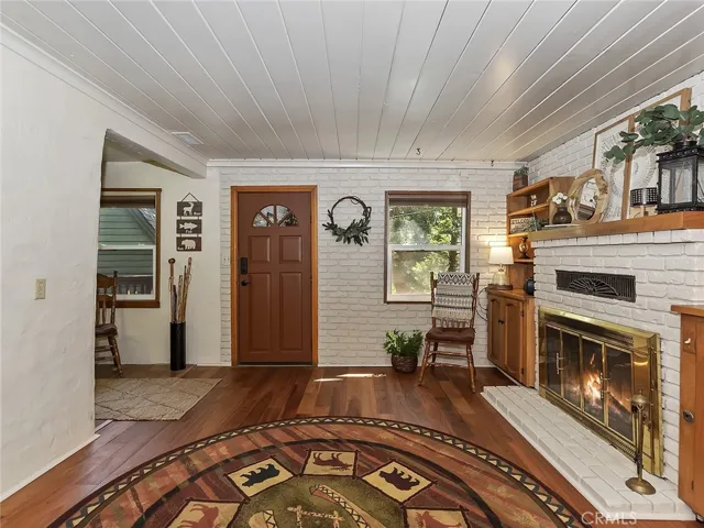 777 Ivy Lane, Lake Arrowhead, California 92352
