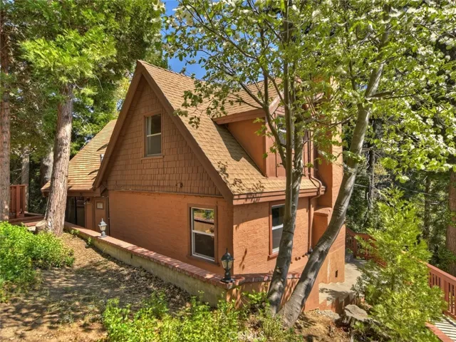 777 Ivy Lane, Lake Arrowhead, California 92352