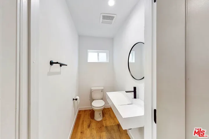 855 1/2 N June Street, Los Angeles, California 90038