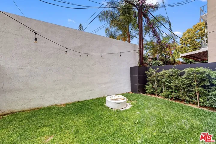 855 1/2 N June Street, Los Angeles, California 90038