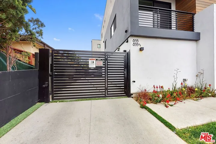 855 1/2 N June Street, Los Angeles, California 90038