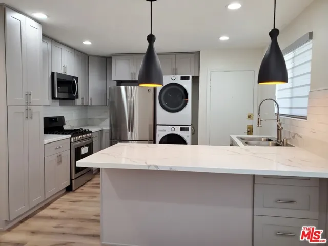 1338 1/2 S Cochran Avenue, Los Angeles, California 90019