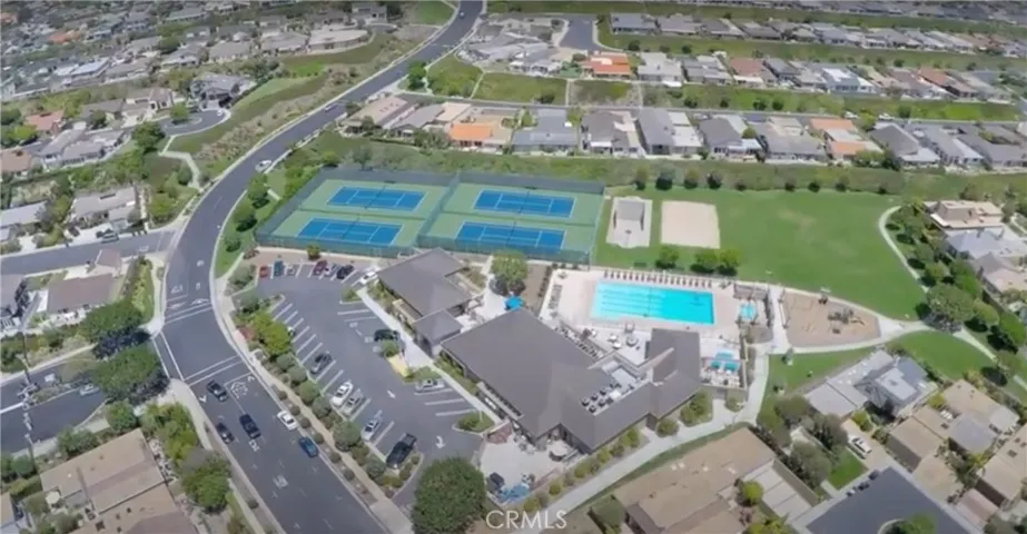 Amenities galore, Pickleball, Tennis, Pool, Spa, Sauna, Clubhouse etc