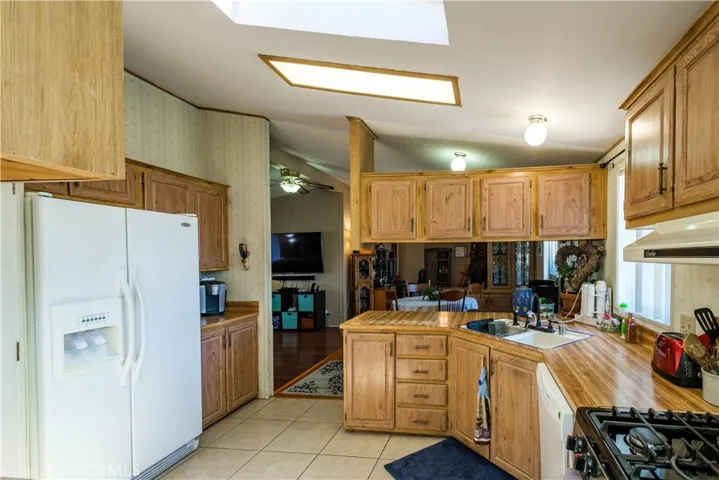 11579 Amarillo Road, Phelan, California 92371