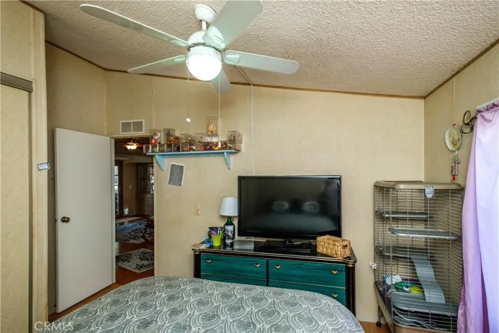 11579 Amarillo Road, Phelan, California 92371
