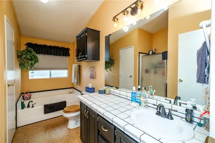 11579 Amarillo Road, Phelan, California 92371