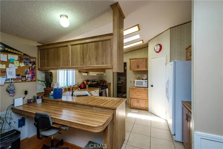 11579 Amarillo Road, Phelan, California 92371