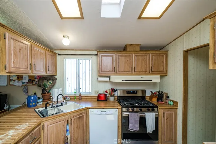 11579 Amarillo Road, Phelan, California 92371
