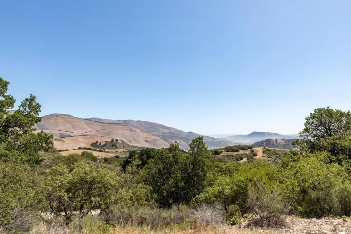 45841 Carmel Valley Road, Greenfield, California 93927