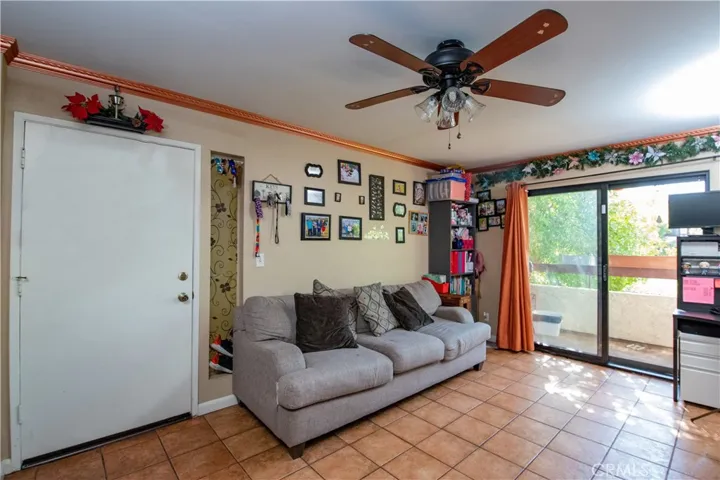 27979 Sarabande Lane 243, Canyon Country, California 91387