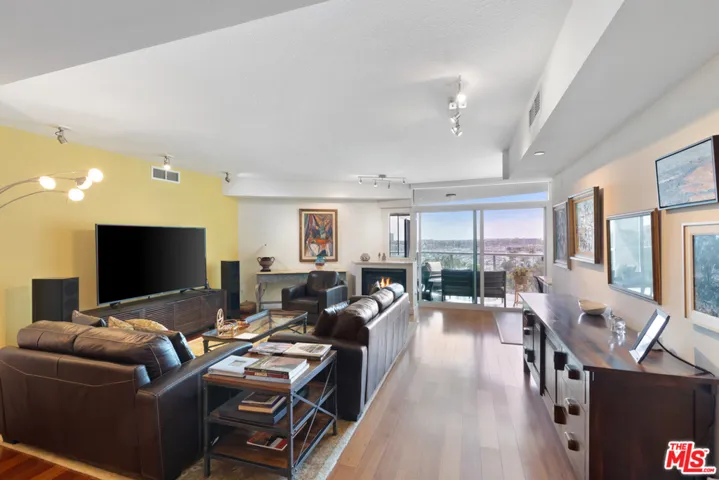 13600 Marina Pointe Drive 815, Marina Del Rey, California 90292